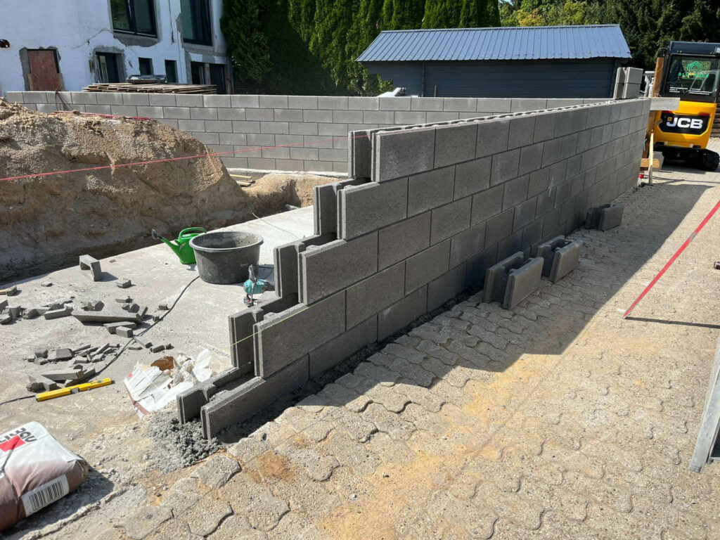 neue-garten-mauer-bluethner